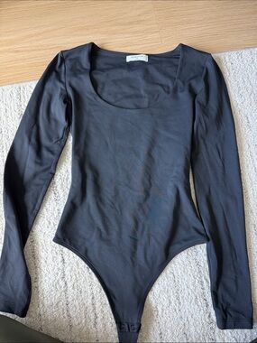 Aritzia Black Long Sleeve Scoop Neck Bodysuit